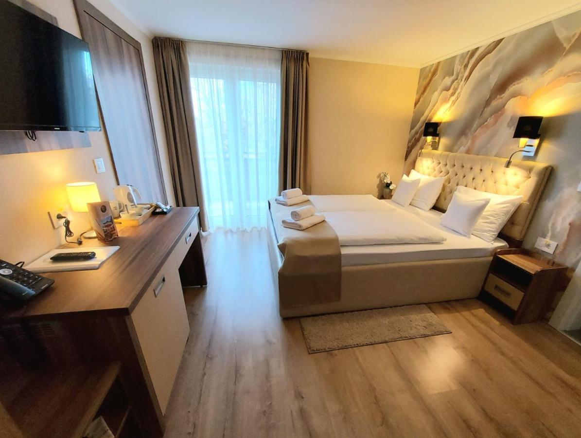 Papuli Rooms 4U Senta Eksteriør billede