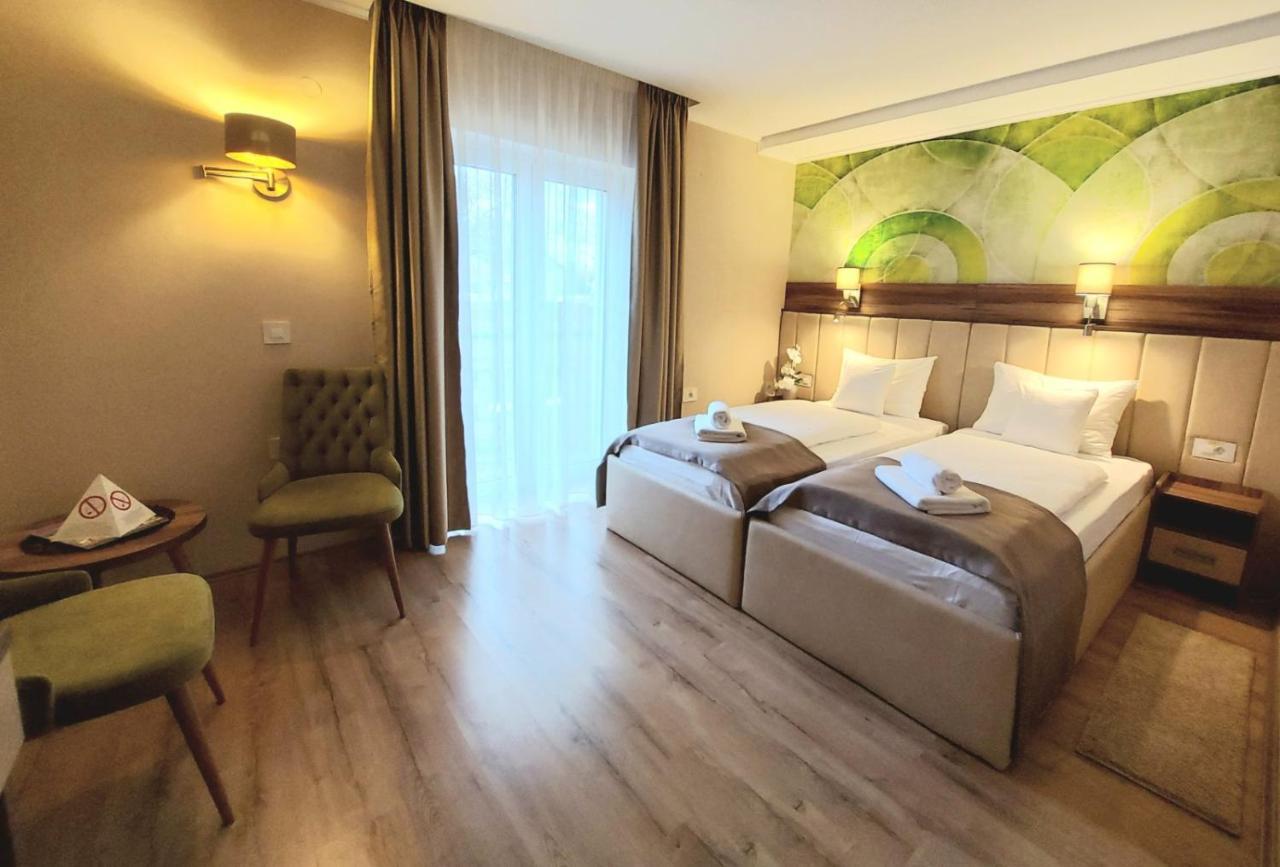 Papuli Rooms 4U Senta Eksteriør billede