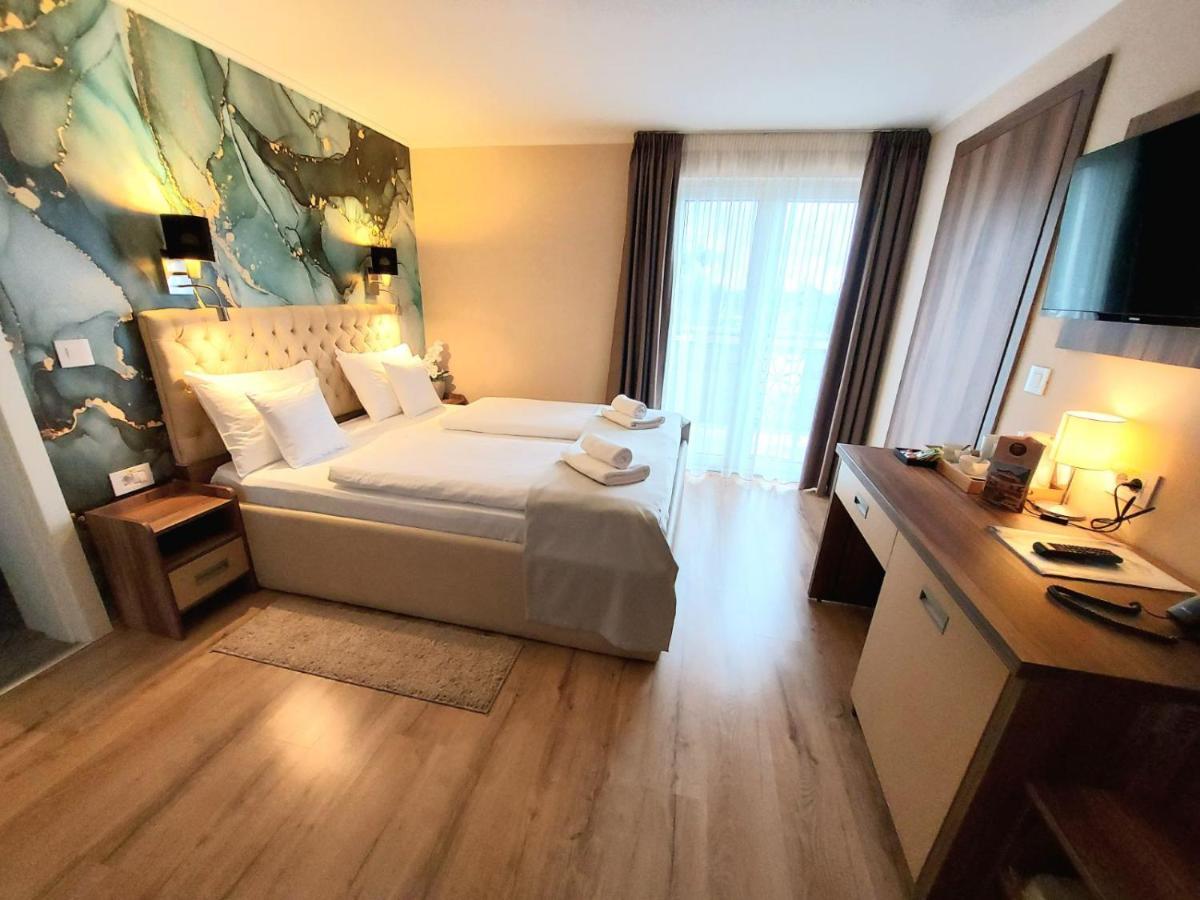 Papuli Rooms 4U Senta Eksteriør billede